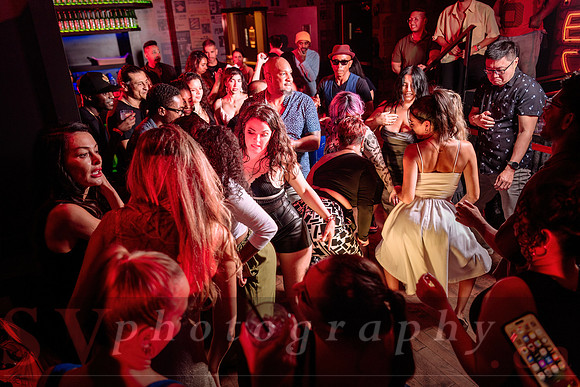 Araguacu’s 12th Year Anniversary Show & Party