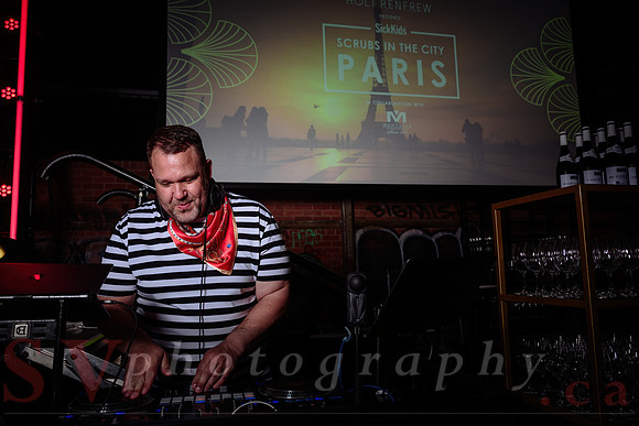 Scrubs In The City - Paris