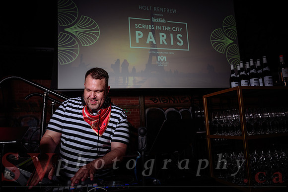 Scrubs In The City - Paris