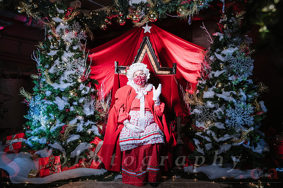 Christmas At The Castle with Holiday Lights