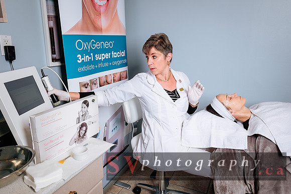 OxyGeneo™ 3-in-1 super facial - Exfoliate, Infuse & Oxygenate