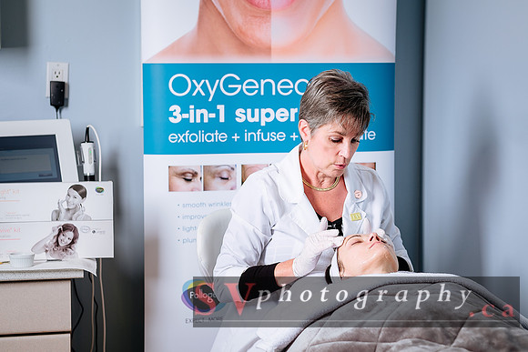 OxyGeneo™ 3-in-1 super facial - Exfoliate, Infuse & Oxygenate