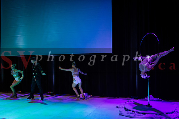 The Shiver Show -  The Magic of Skating and Dance on Stage