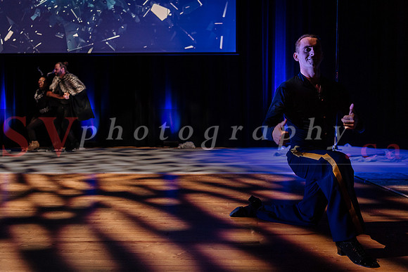 The Shiver Show -  The Magic of Skating and Dance on Stage