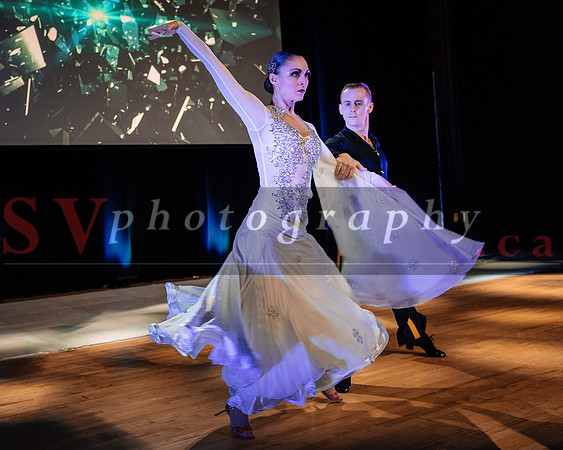 The Shiver Show -  The Magic of Skating and Dance on Stage