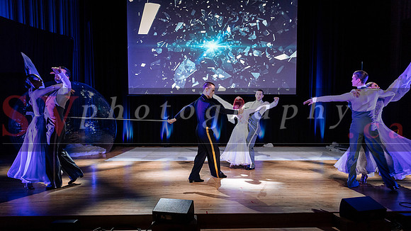 The Shiver Show -  The Magic of Skating and Dance on Stage